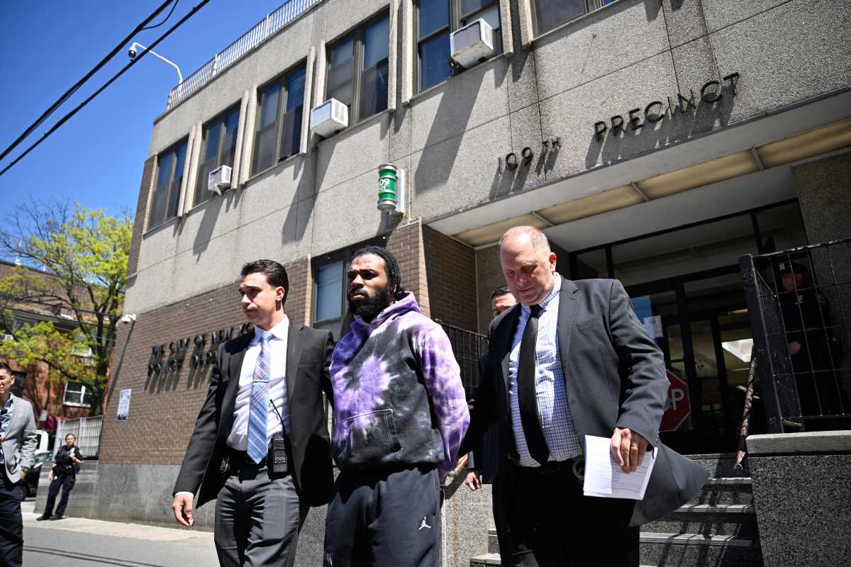 Robbers who shot off-duty Queens cop inside his luxury car booked on attempted murder charges 4