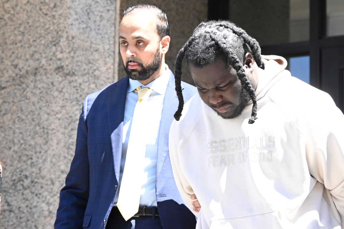 Robbers who shot off-duty Queens cop inside his luxury car booked on attempted murder charges 3