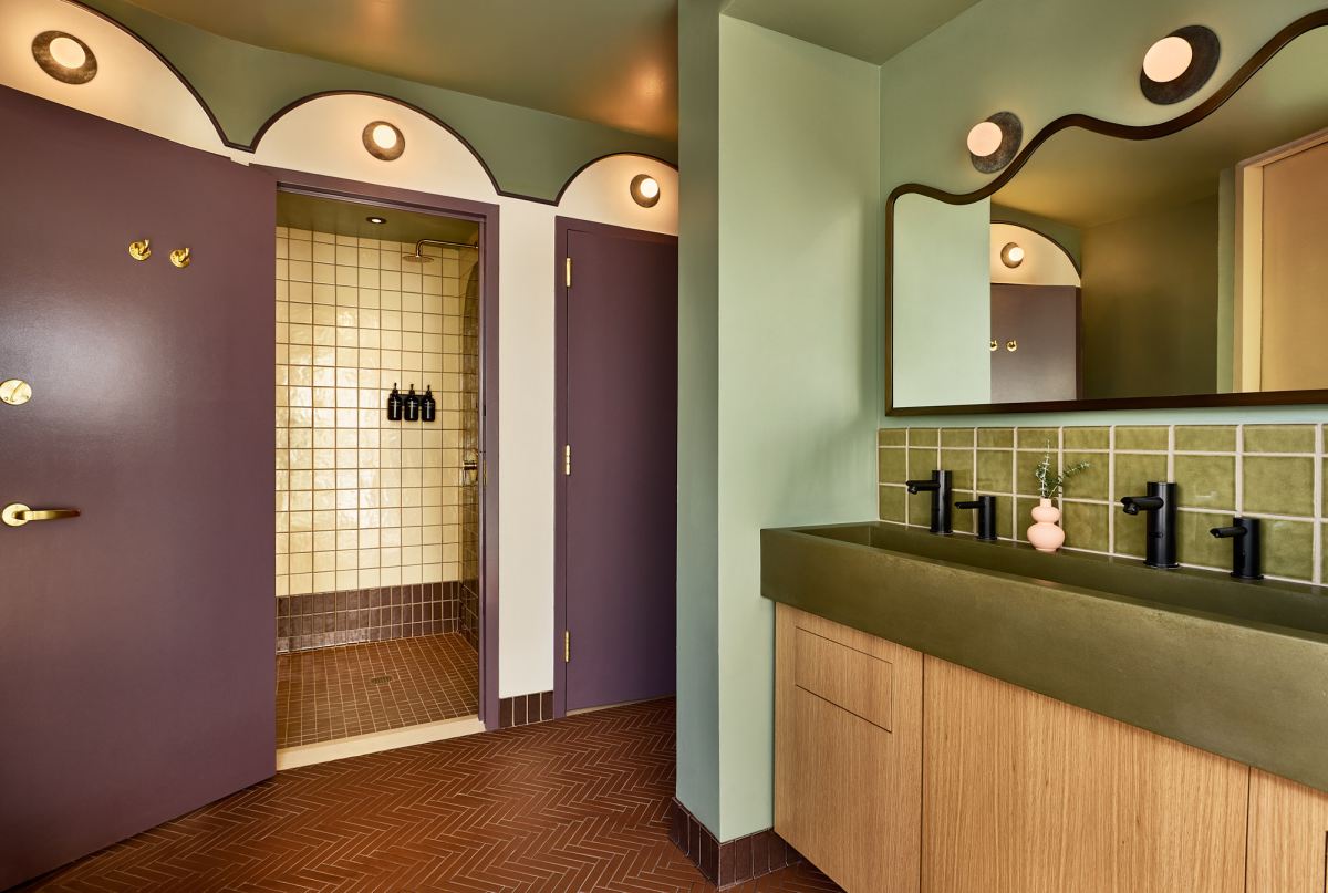 The communal bathroom at Now Now Noho