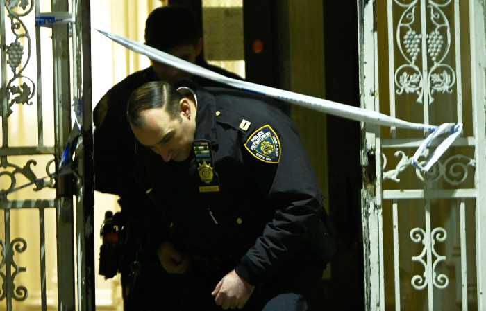 NYPD officer leaves shooting scene in Upper West Side