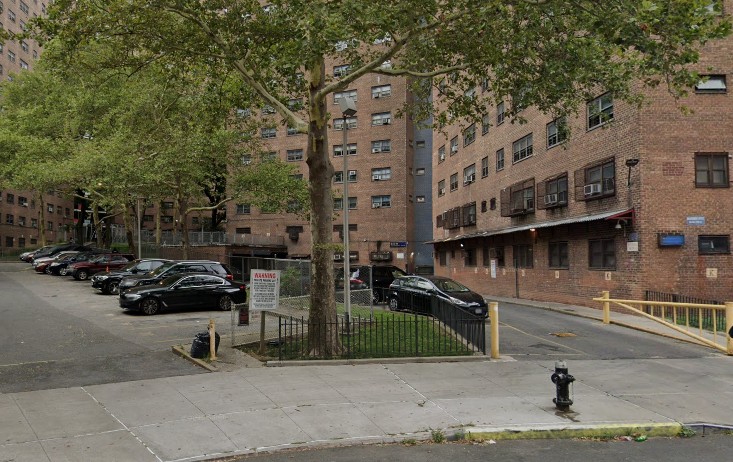 The exterior of the Manhattanville Houses at 545 W. 126th St., where a 34-year-old man was fatally shot in the lobby on April 17