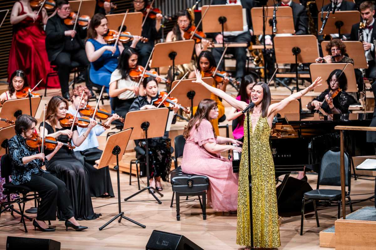 Sutton Foster performs at New York Philharmonic gala
