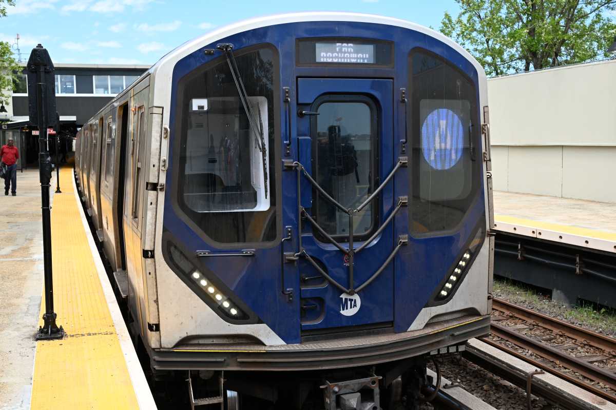Brute slashed Brooklyn straphanger because he bumped into him: cops 2 A train where subway attack occurred