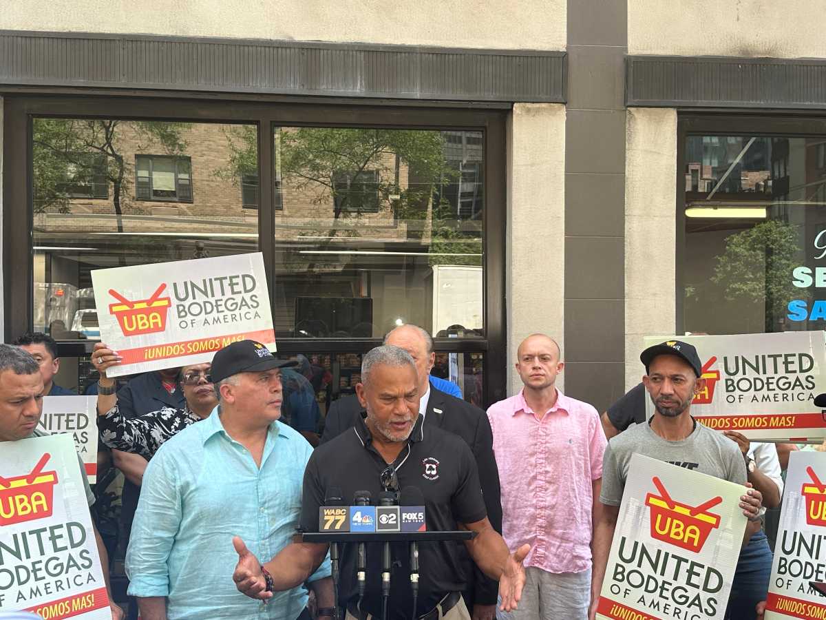 Bodega owners and billionaire owner of Gristedes supermarkets John Catsimatidis protest in NYC