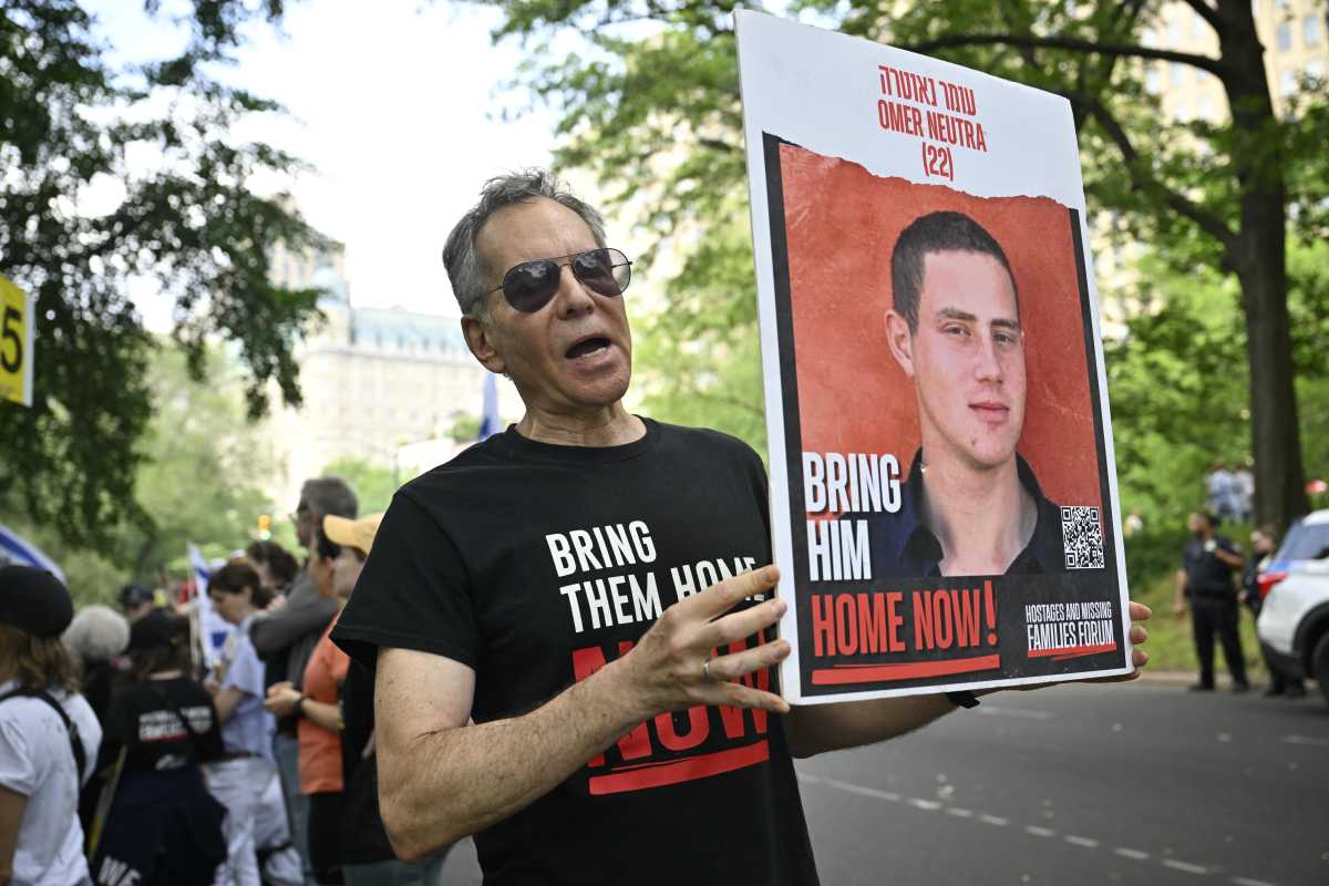 Central Park rally sees a rallying cry 611 days in the making: Bring the remaining Israeli hostages home 3