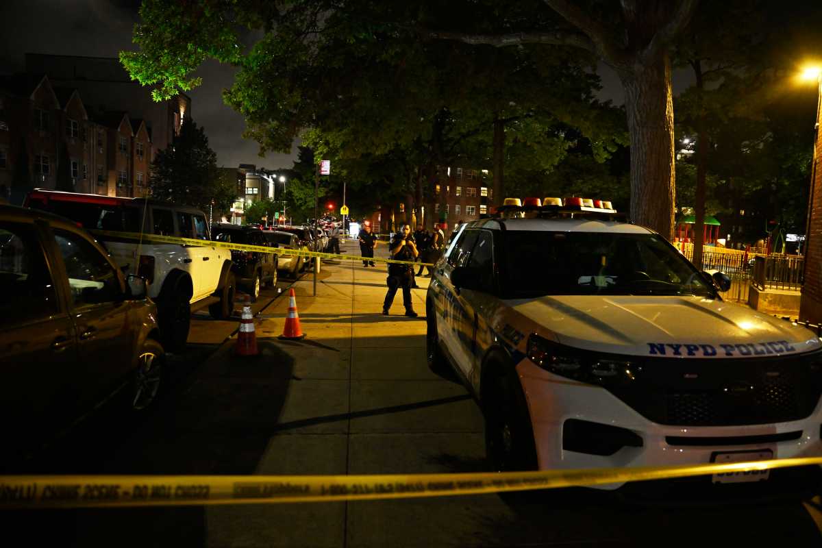 Man fighting for his life, second injured in Brooklyn double shooting 3