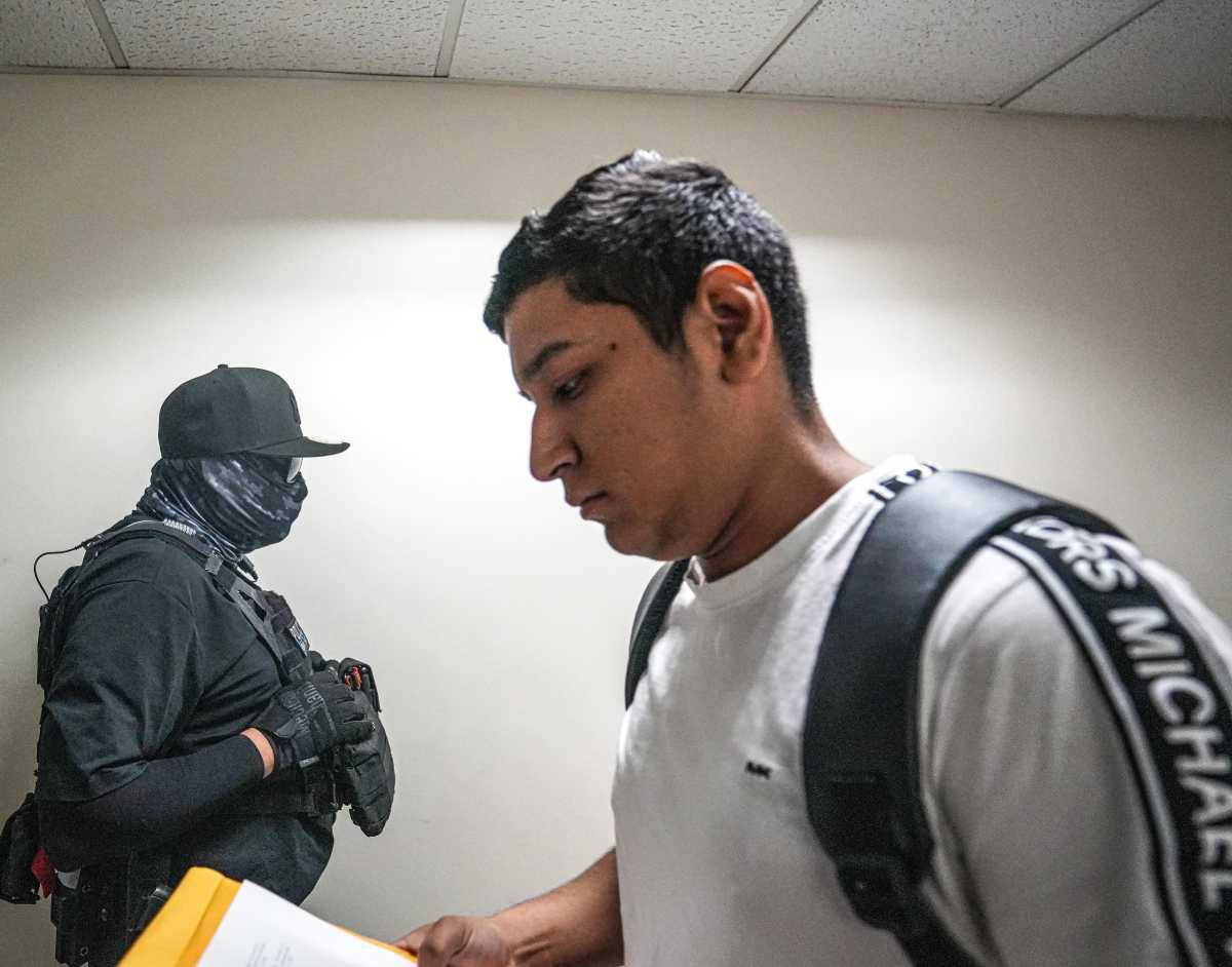 ICE arrests appear to slow at Lower Manhattan immigration court – but masked agents still stalk the halls 5