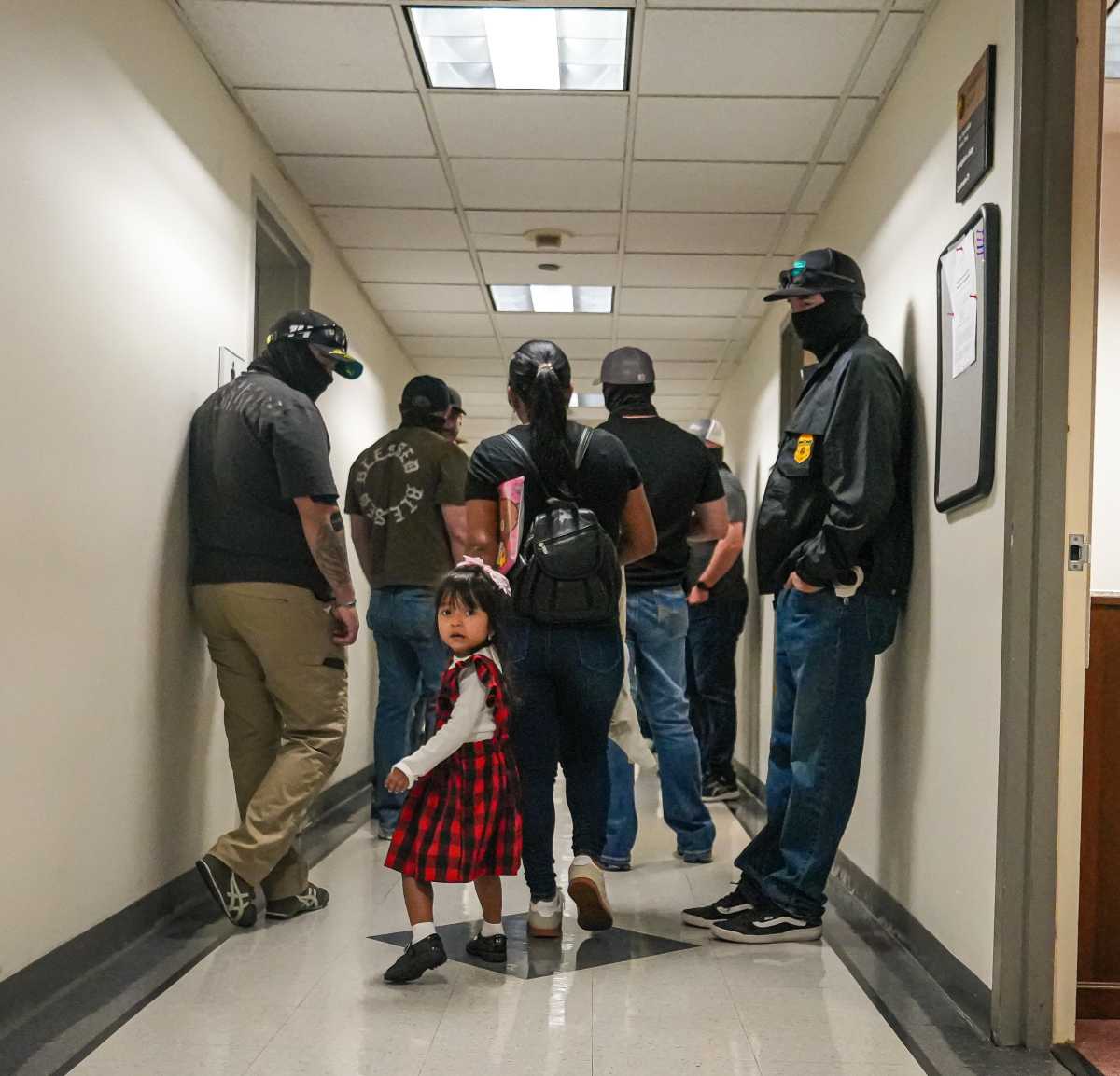 ICE arrests appear to slow at Lower Manhattan immigration court – but masked agents still stalk the halls 1 ICE agents in federal plaza apprehending immigrants