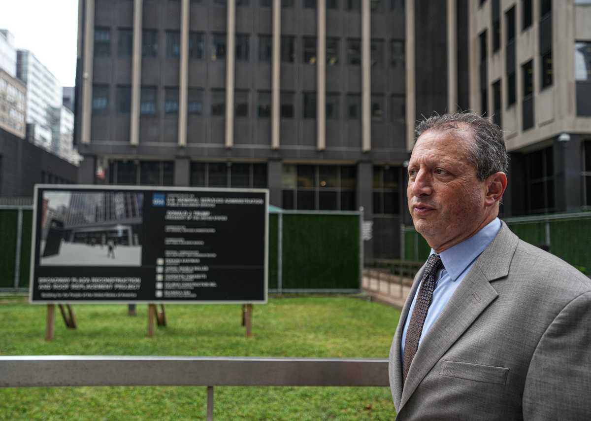 ICE arrests appear to slow at Lower Manhattan immigration court – but masked agents still stalk the halls 6