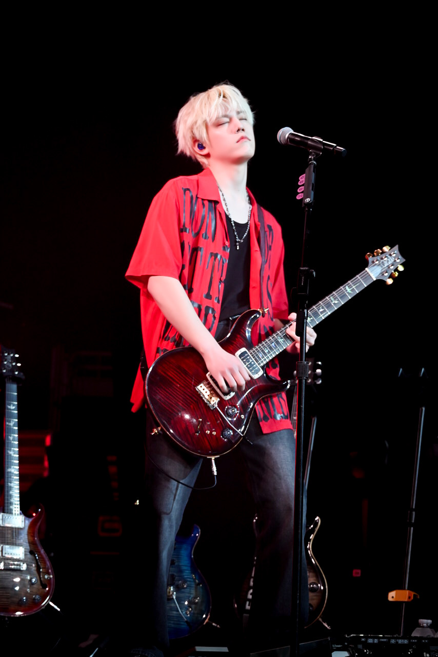 Cha Hun, N.Flying guitarist