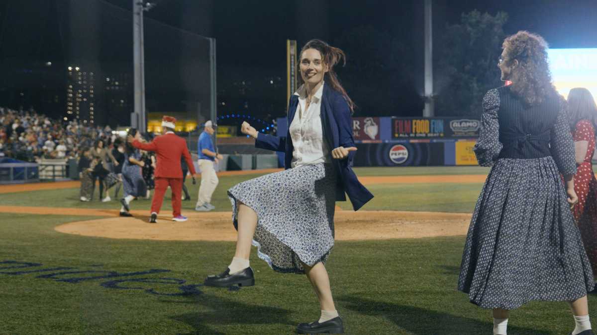 Seinfeld Night Brooklyn Cyclones Elaine dance competition